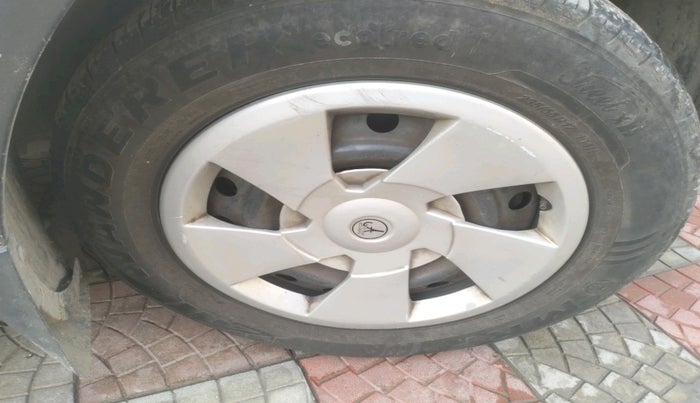 2018 Mahindra XUV500 W7, Diesel, Manual, 1,09,541 km, tyre