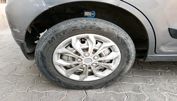 2013 Maruti Wagon R 1.0 LXI CNG, Petrol, Manual, 1,34,385 km, tyre