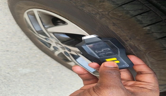 2025 Mahindra XUV 3XO AX5 1.2 L TCMPFI AT, Petrol, Automatic, 7,310 km, tyre