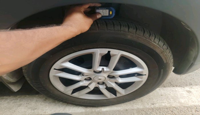 2022 Renault TRIBER RXT, Petrol, Manual, 8,282 km, tyre