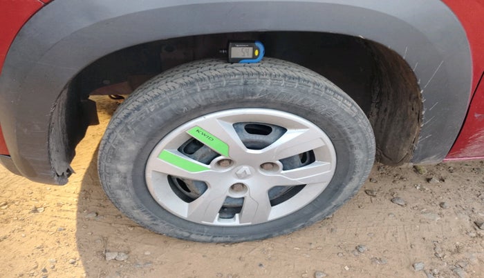 2017 Renault Kwid RXT 1.0, Petrol, Manual, 60,586 km, tyre