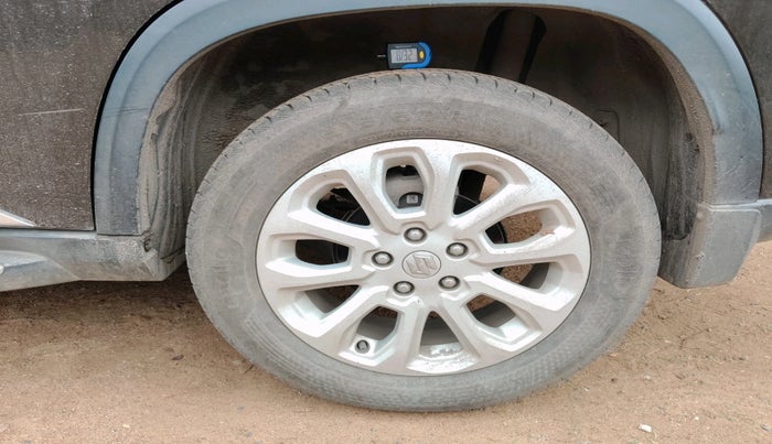 2023 Maruti Grand Vitara DELTA SMART HYBRID, Petrol, Manual, 27,000 km, tyre