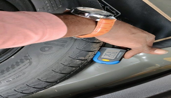 2023 Maruti Grand Vitara DELTA SMART HYBRID, Petrol, Manual, 27,000 km, tyre