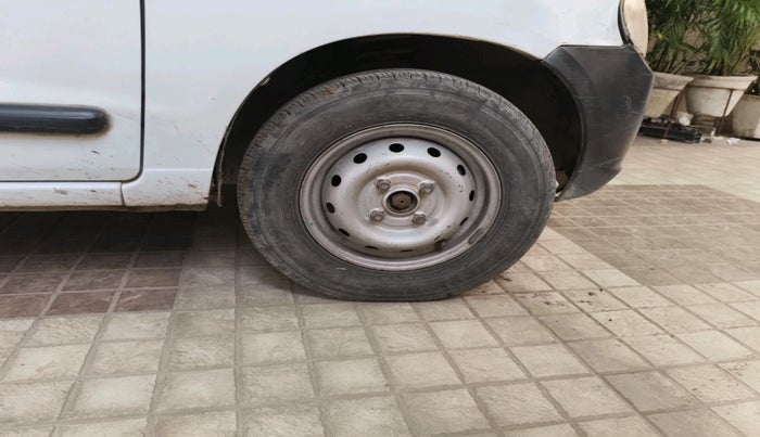 2012 Maruti Alto LXI, Petrol, Manual, 96,297 km, tyre