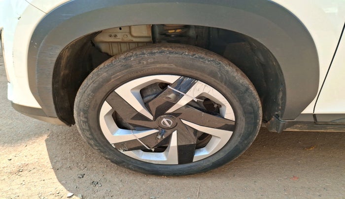 2021 Nissan MAGNITE XL, Petrol, Manual, 28,548 km, tyre