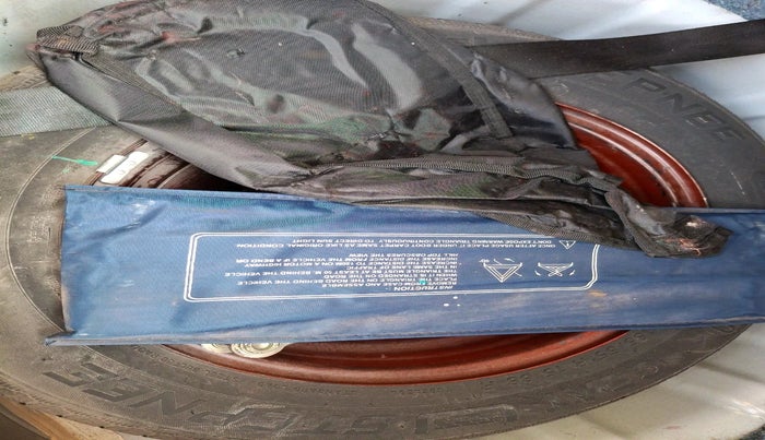 2021 Nissan MAGNITE XL, Petrol, Manual, 28,548 km, tyre