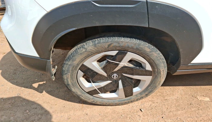 2021 Nissan MAGNITE XL, Petrol, Manual, 28,548 km, tyre