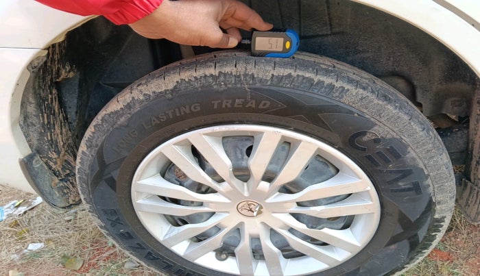 2019 Maruti Dzire VDI, Diesel, Manual, 58,278 km, tyre