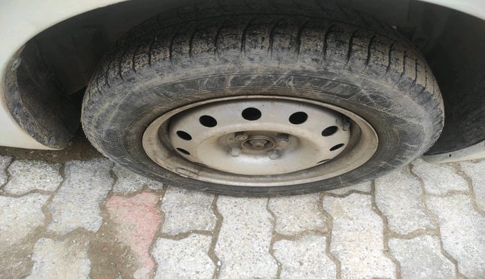 2019 Maruti Swift Dzire TOUR S-CNG, Petrol, Manual, 1,31,044 km, tyre