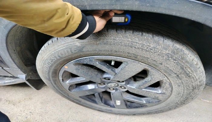 2022 Tata Safari XZA PLUS, Diesel, Automatic, 38,209 km, tyre