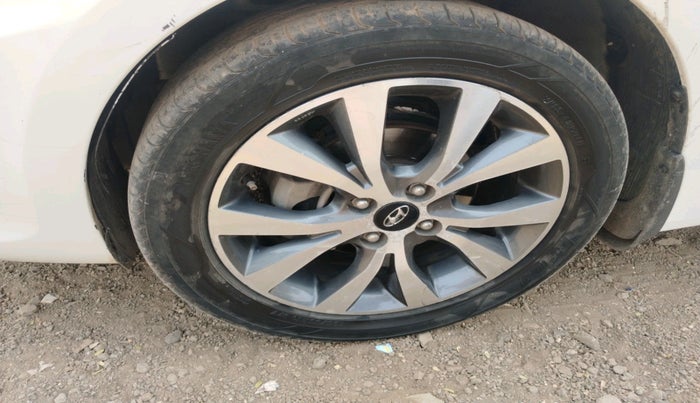 2014 Hyundai Verna FLUIDIC 1.6 VTVT SX, Petrol, Manual, 1,19,335 km, tyre