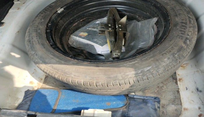 2014 Hyundai Verna FLUIDIC 1.6 VTVT SX, Petrol, Manual, 1,19,335 km, tyre