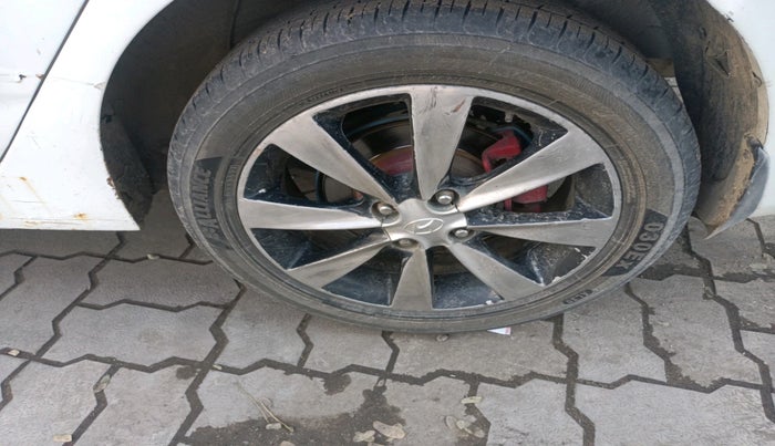 2011 Hyundai Verna FLUIDIC 1.6 CRDI SX, Diesel, Manual, 1,19,545 km, tyre