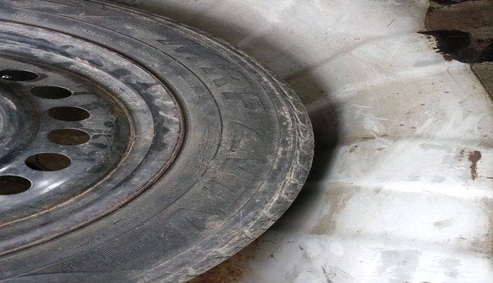 2011 Hyundai Verna FLUIDIC 1.6 CRDI SX, Diesel, Manual, 1,19,545 km, tyre