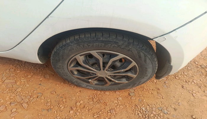 2012 Hyundai i20 MAGNA 1.2, Petrol, Manual, 90,407 km, tyre