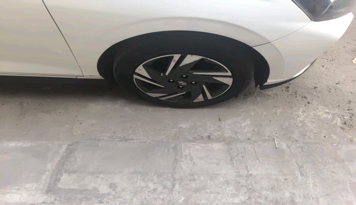 2021 Hyundai NEW I20 ASTA (O) 1.2 MT, Petrol, Manual, 69,561 km, tyre