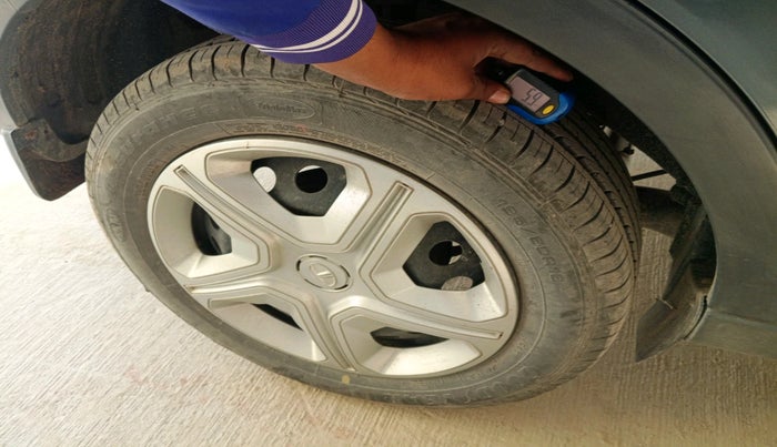 2018 Tata NEXON XM PETROL, Petrol, Manual, 42,813 km, tyre