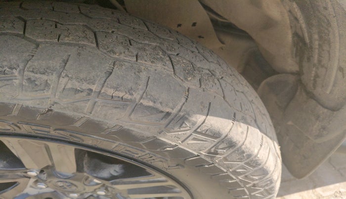 2023 Toyota HILUX STD 4X4 MT, Diesel, Manual, 74,510 km, tyre