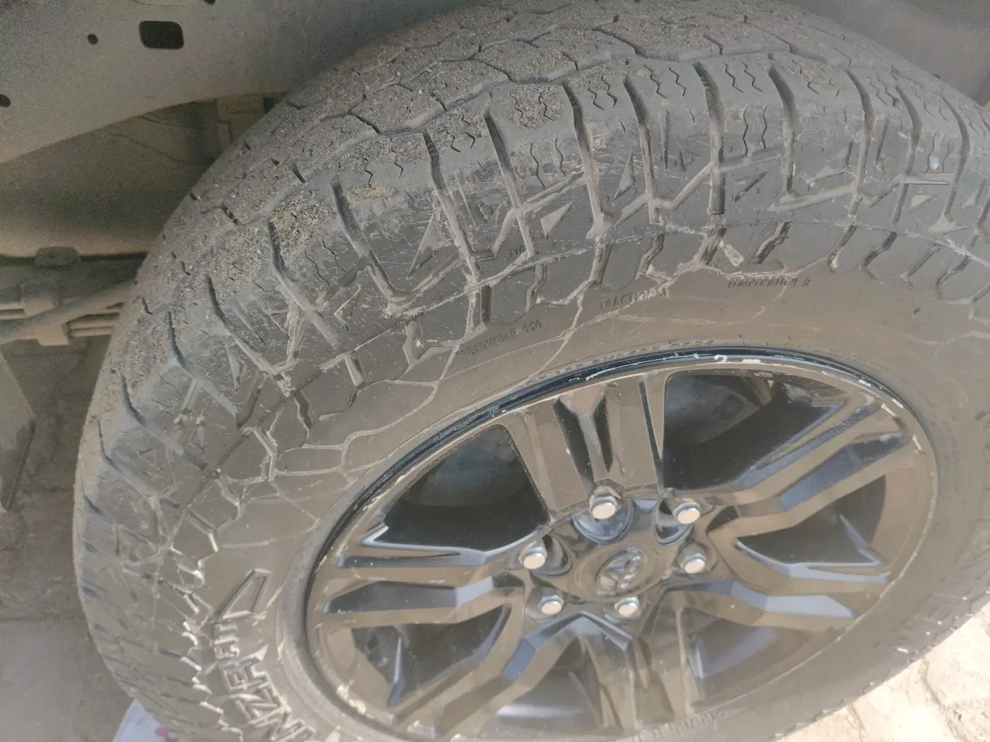 2023 Toyota HILUX STD 4X4 MT, Diesel, Manual, 74,510 km, tyre