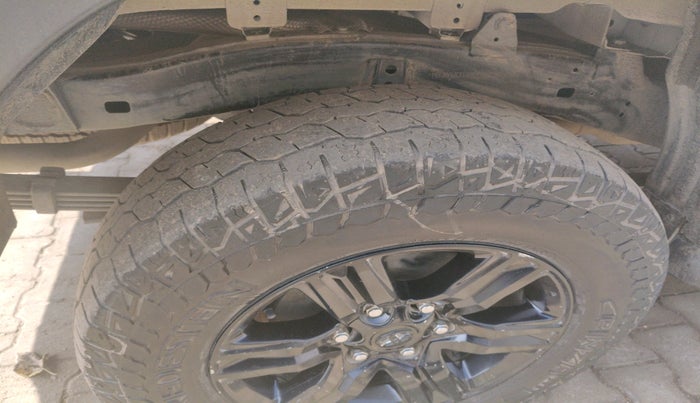 2023 Toyota HILUX STD 4X4 MT, Diesel, Manual, 74,510 km, tyre