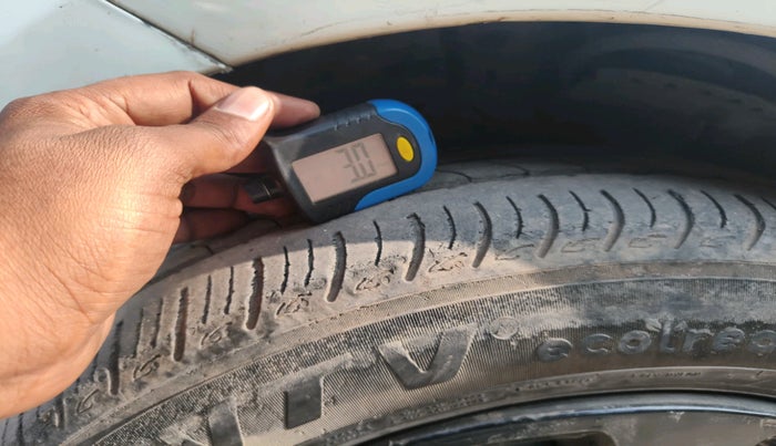 2013 Hyundai Verna FLUIDIC 1.4 CRDI, Diesel, Manual, 1,39,497 km, tyre