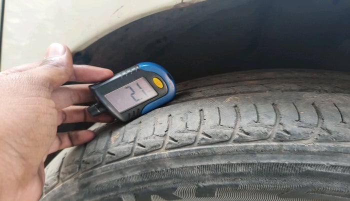 2013 Hyundai Verna FLUIDIC 1.4 CRDI, Diesel, Manual, 1,39,497 km, tyre