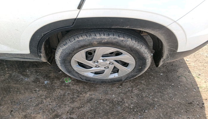 2023 Hyundai Creta E 1.5 PETROL, Petrol, Manual, 41,375 km, tyre