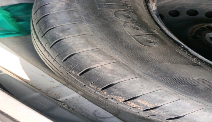 2023 Hyundai Creta E 1.5 PETROL, Petrol, Manual, 41,375 km, tyre