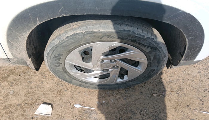 2023 Hyundai Creta E 1.5 PETROL, Petrol, Manual, 41,375 km, tyre