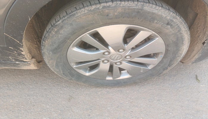 2016 Maruti S Cross ZETA 1.3, Diesel, Manual, 71,527 km, tyre