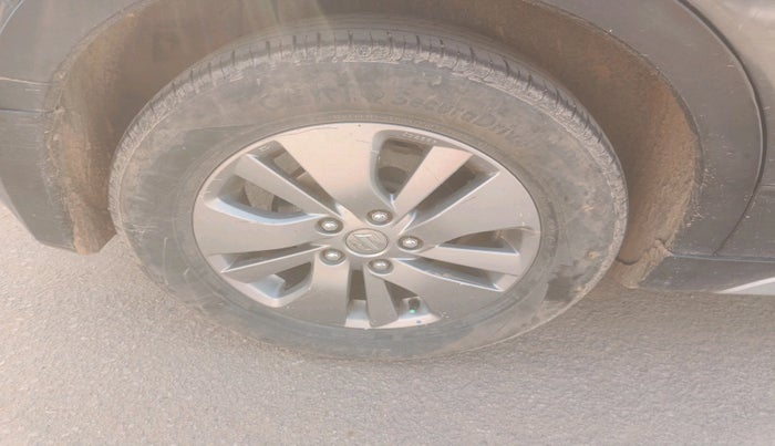 2016 Maruti S Cross ZETA 1.3, Diesel, Manual, 71,527 km, tyre