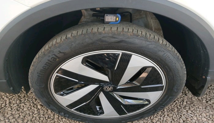 2023 MG ZS EV EXCITE, Electric, Automatic, 20,900 km, tyre