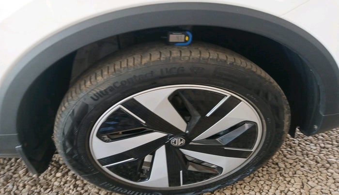 2023 MG ZS EV EXCITE, Electric, Automatic, 20,900 km, tyre