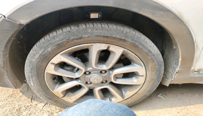 2017 Hyundai i20 Active 1.2 S, Petrol, Manual, 1,26,640 km, tyre