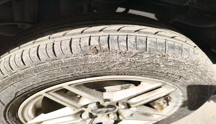 2013 Maruti Zen Estilo VXI, Petrol, Manual, 54,945 km, tyre