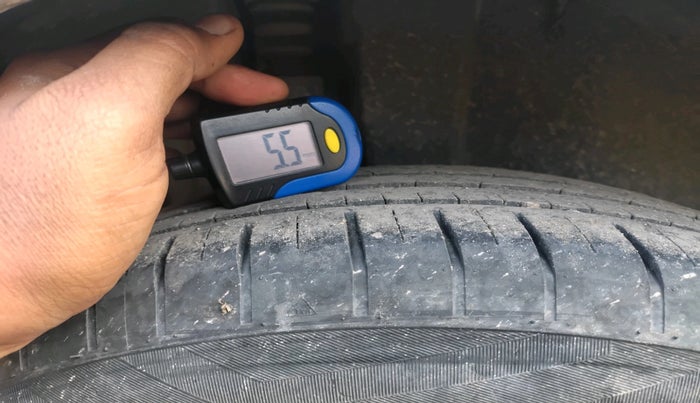 2015 Maruti Swift VXI, Petrol, Manual, 40,636 km, tyre