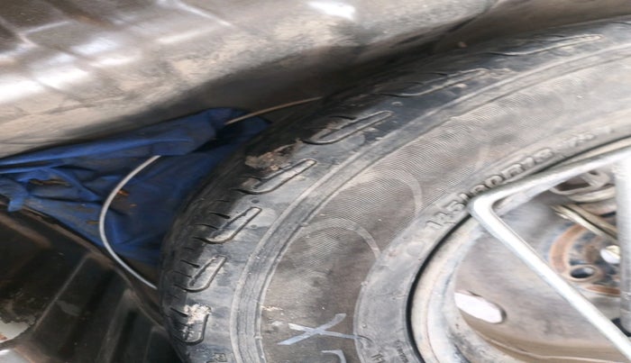 2015 Renault Kwid RXL, Petrol, Manual, 58,869 km, tyre