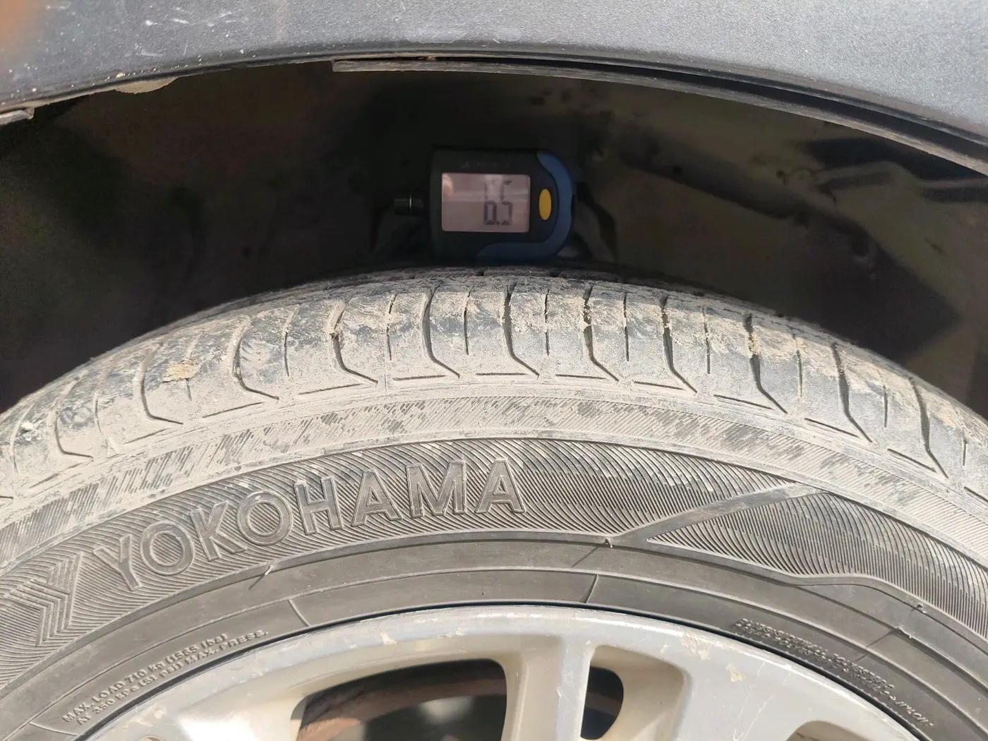 2018 Toyota Innova Crysta 2.8 ZX AT 7 STR, Diesel, Automatic, 1,25,762 km, tyre