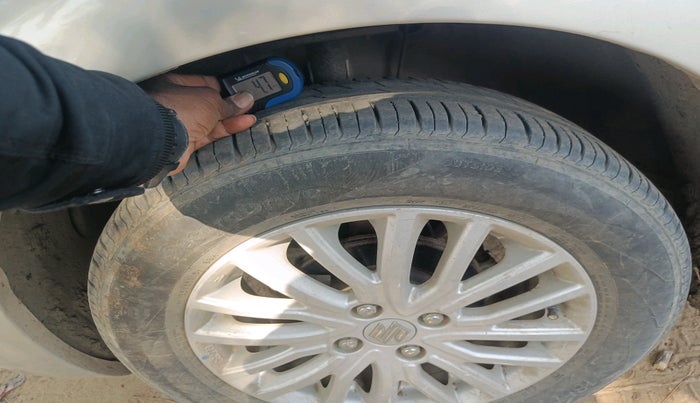 2017 Maruti Dzire ZXI, Petrol, Manual, 62,795 km, tyre