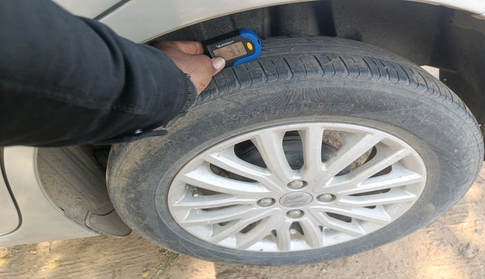 2017 Maruti Dzire ZXI, Petrol, Manual, 62,795 km, tyre