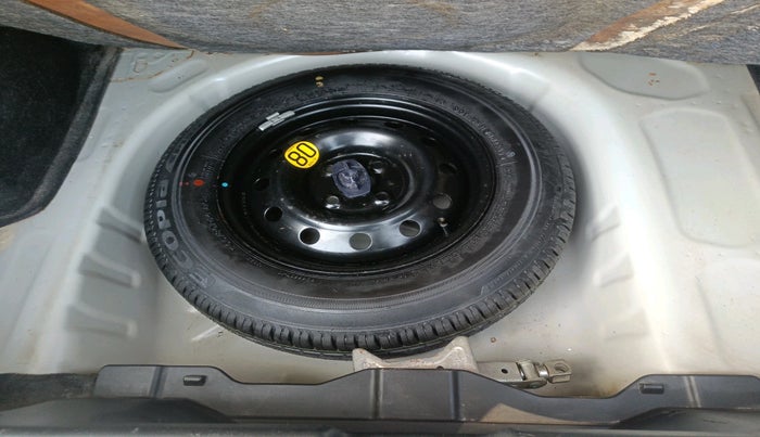 2017 Maruti Dzire ZXI, Petrol, Manual, 62,795 km, tyre