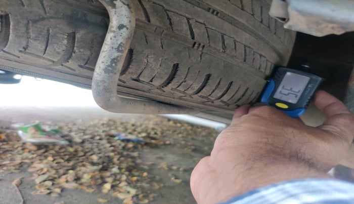 2013 Maruti Ertiga VXI, CNG, Manual, 1,58,813 km, tyre