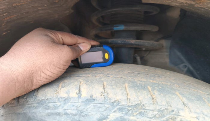 2017 Mahindra XUV500 W6, Diesel, Manual, 1,66,233 km, tyre