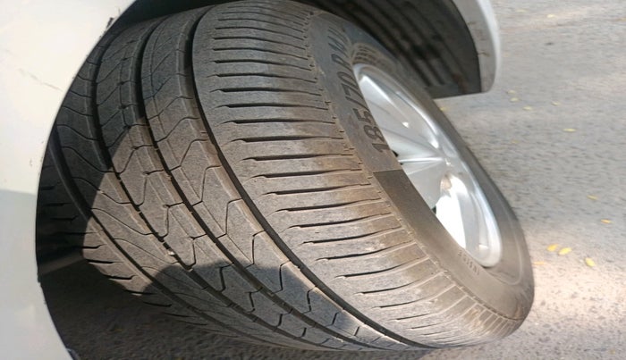 2014 Hyundai i20 ASTA 1.4 CRDI, Diesel, Manual, 1,51,637 km, tyre