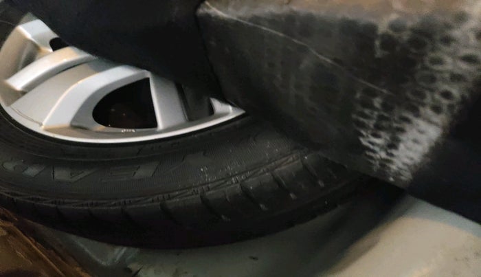 2013 Maruti Swift Dzire ZDI, Diesel, Manual, 75,670 km, tyre