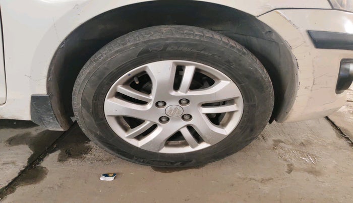 2013 Maruti Swift Dzire ZDI, Diesel, Manual, 75,670 km, tyre