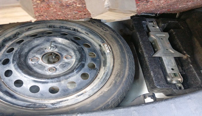 2013 Maruti Wagon R 1.0 VXI, Petrol, Manual, 69,532 km, tyre