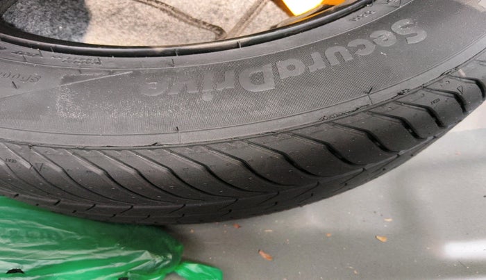 2023 Hyundai Verna SX (O) 1.5 MPI MT, Petrol, Manual, 8,371 km, tyre