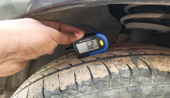 2012 Ford Figo TITANIUM 1.4 DIESEL, Diesel, Manual, 1,21,237 km, tyre