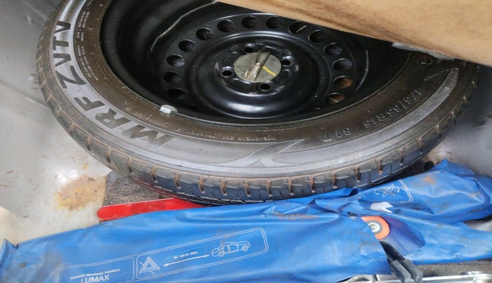 2015 Honda City 1.5L I-VTEC V MT, Petrol, Manual, 1,53,341 km, tyre